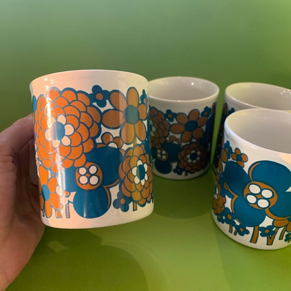 Vintage 60s 70s psychedelic flower power mugs - Picture 4 of 7